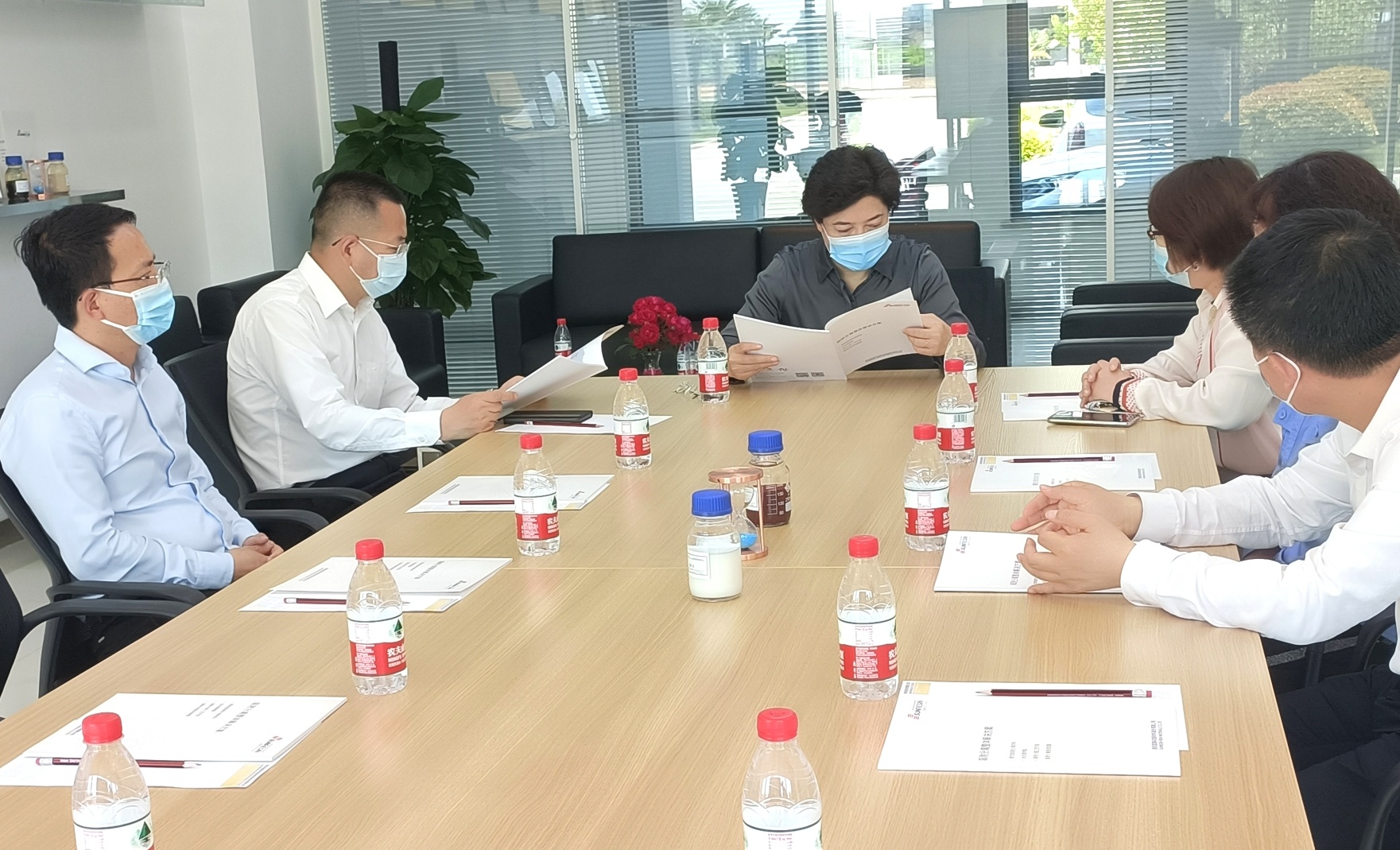 西安市委副书记赵璟一行调研高陵uu电玩官网工业园 西安市委副书记赵璟一行调研高陵uu电玩官网工业园