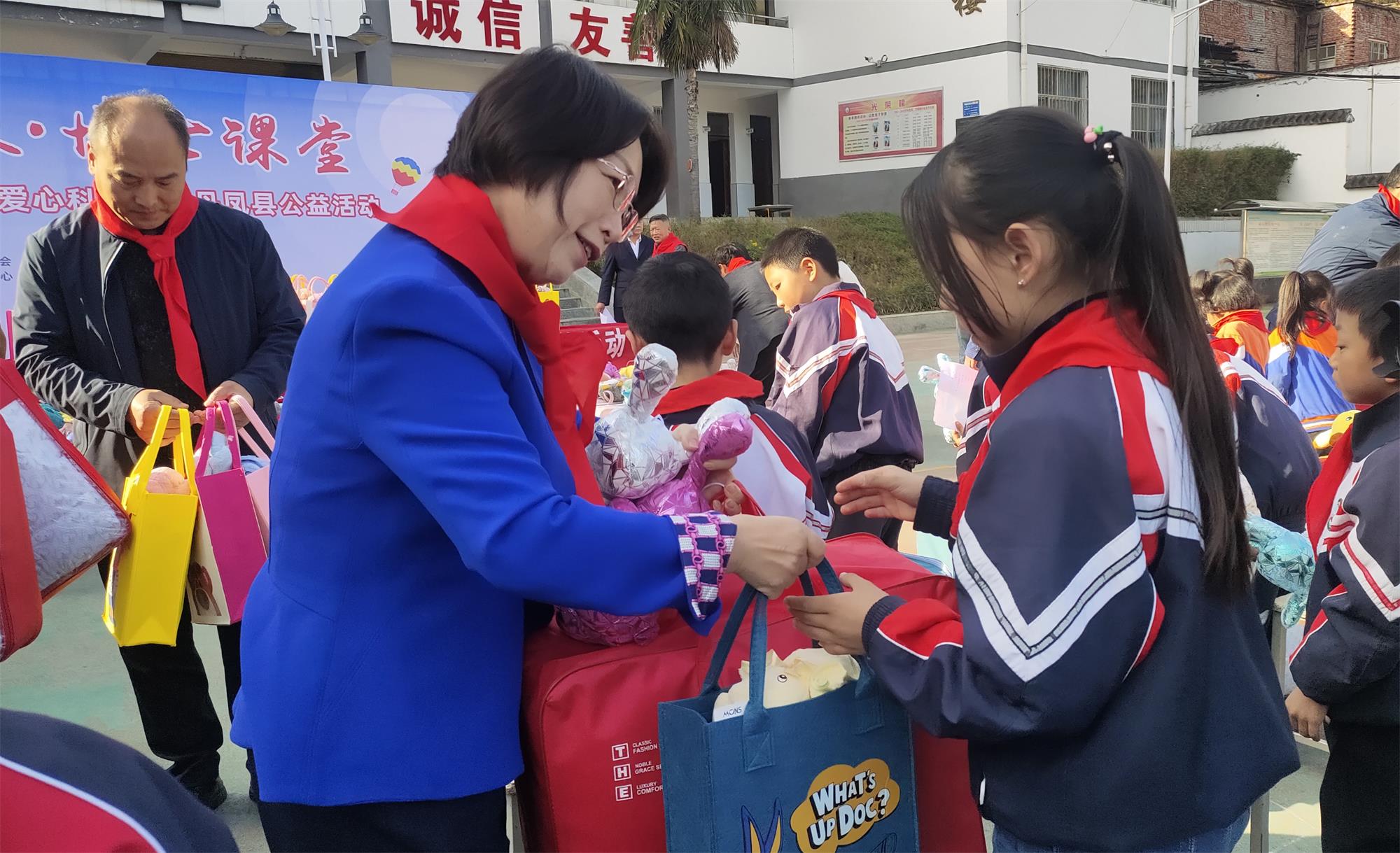 uu��������Ƽ�����ʿ���� �ذ������ͯ���Ŀ��ս�У԰�����˶�Բ�����